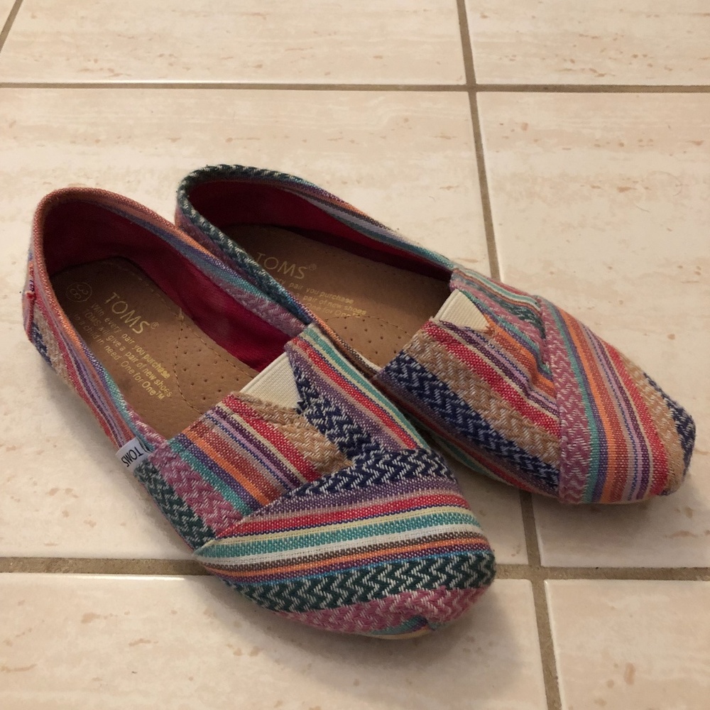 Colorful Women's Toms sneakers